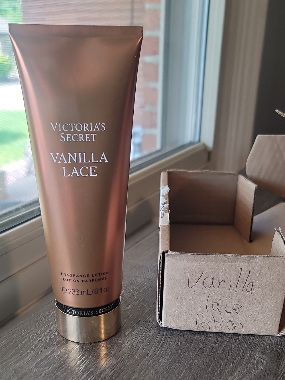 Victoria's secret VANILLA LACE body Lotion LIMITED EDITION NEW!